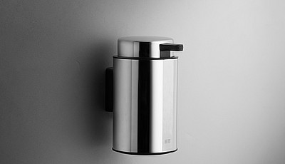 Reframe Soap dispenser wall-mounted  | Polished steel