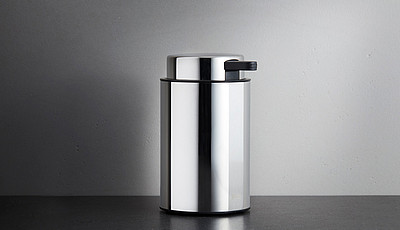 Reframe Soap dispenser | Polished steel