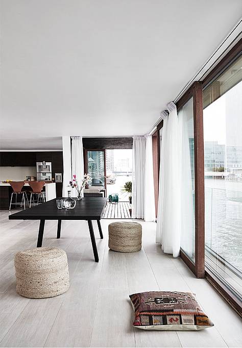 Houseboat, London